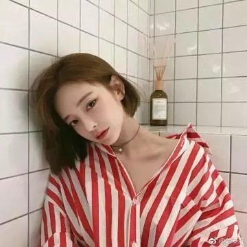 女孩罗塞玛莉